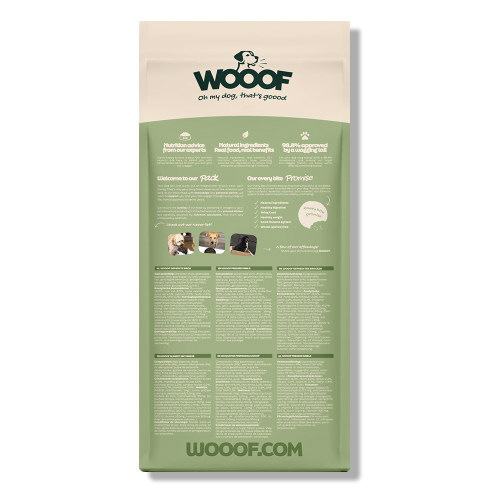 Achterkant van 1 zak WOOOF Light 18KG