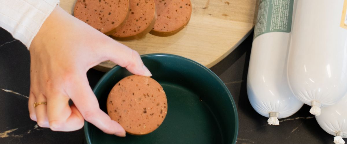 WOOOF worst is handig om in plakjes te snijden