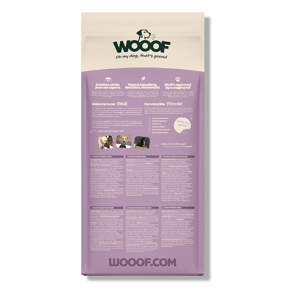 Achterkant van 1 zak WOOOF Lam & Rijst18KG